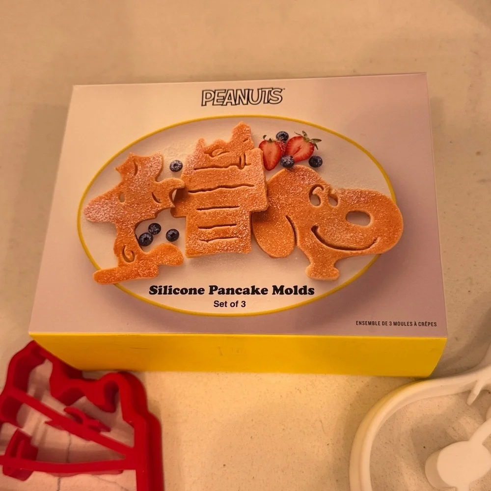Peanuts Silicone Pancake Molds William Sonoma Snoopy Woodstock 3 molds